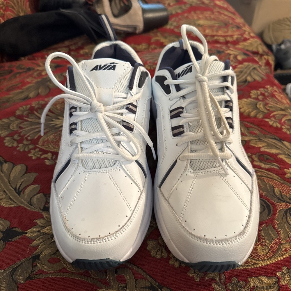 Avia Men's Leather Walking Shoes Size 11 W Memory Foam Lace-up Lightweight